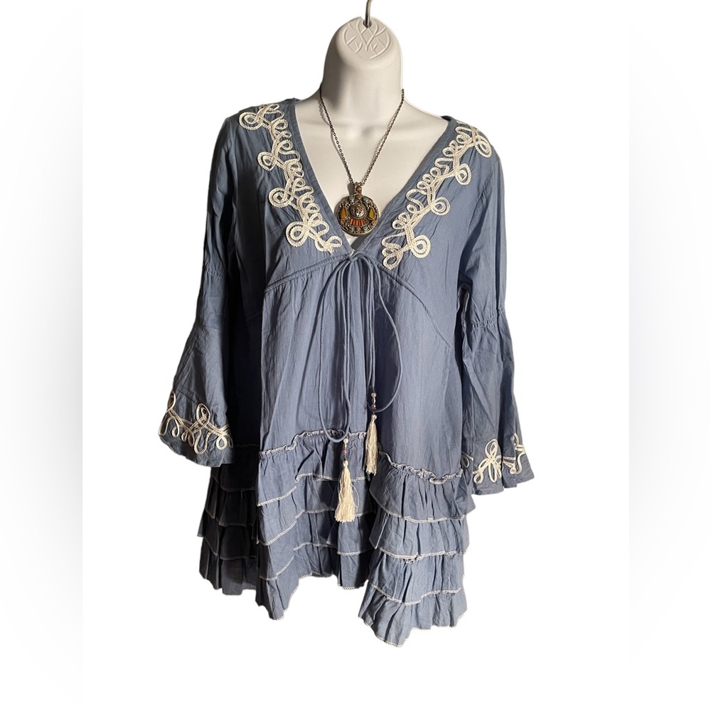 NWT.  Blouse by Sacred Threads.   Medium.  LGGR/GR01.  215633 - Picture 5 of 6